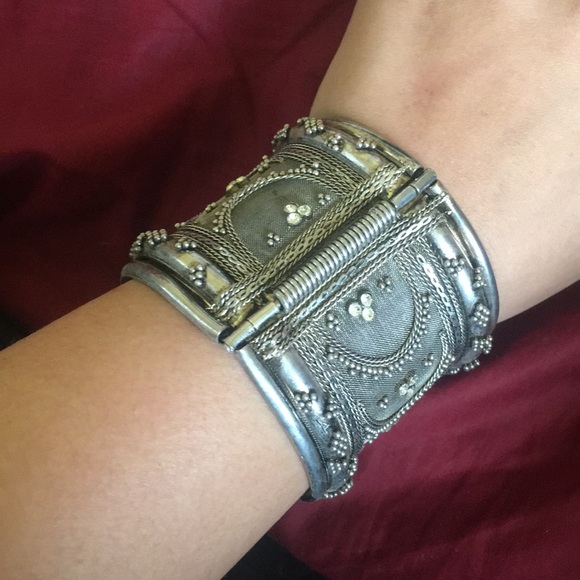 Antique Metal Bracelet - Picture 3 of 4